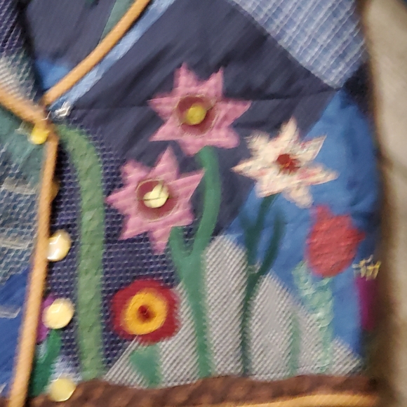 Ladie's Quilt Jacket Handmade Multicolor Floral Theme - Picture 6 of 10